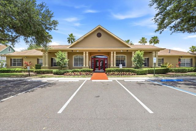 9256 LAKE CHASE ISLAND WAY, Tampa, FL 33626