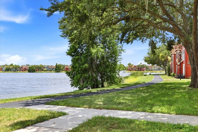 9256 LAKE CHASE ISLAND WAY, Tampa, FL 33626