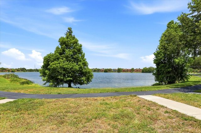 9256 LAKE CHASE ISLAND WAY, Tampa, FL 33626