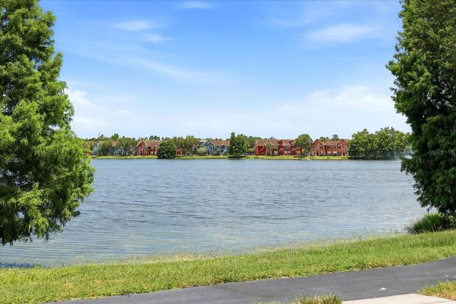 9256 LAKE CHASE ISLAND WAY, Tampa, FL 33626