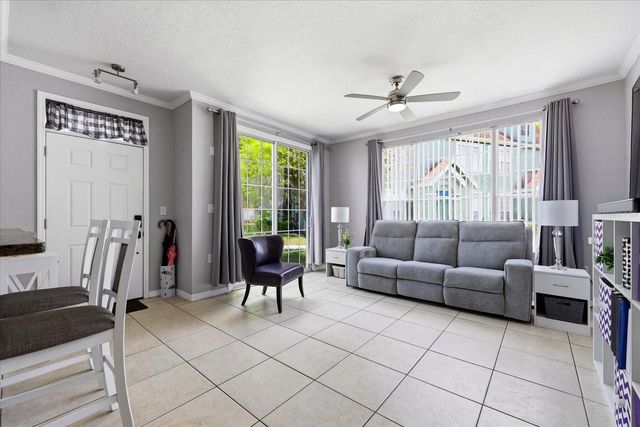 9256 LAKE CHASE ISLAND WAY, Tampa, FL 33626