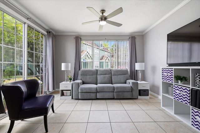 9256 LAKE CHASE ISLAND WAY, Tampa, FL 33626