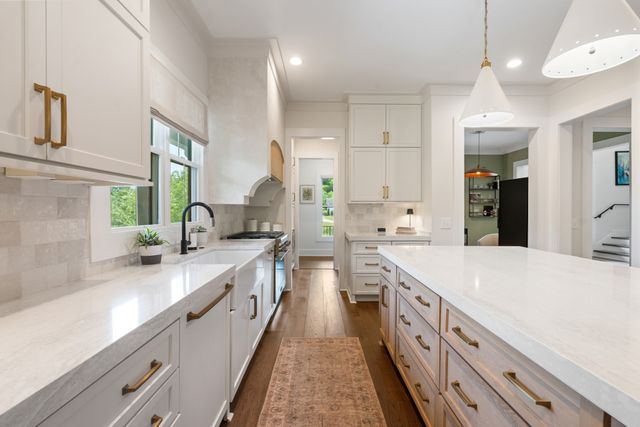 119 Century Oak Dr, Franklin, TN 37069