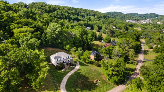 119 Century Oak Dr, Franklin, TN 37069