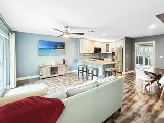 1320 Cypress Way W, Palm Springs, FL 33406