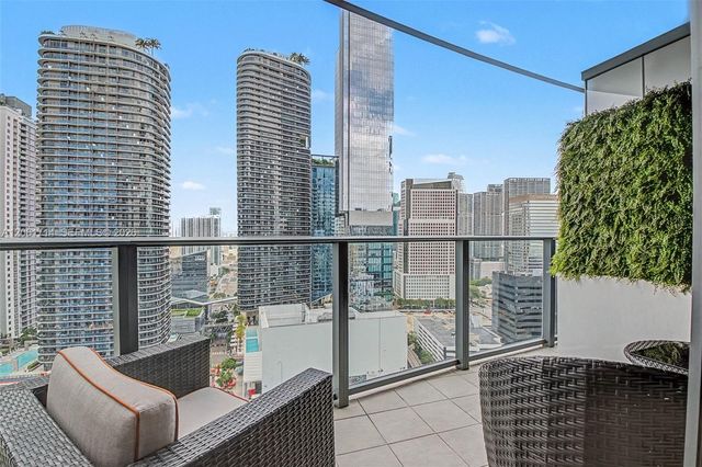 1000 Brickell Plz 2912, Miami, FL 33131