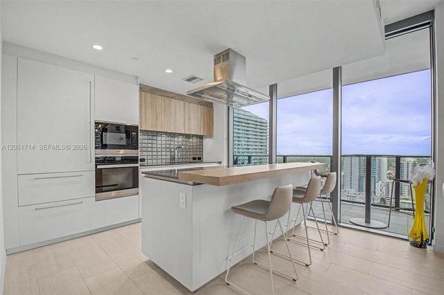 1000 Brickell Plz 2912, Miami, FL 33131