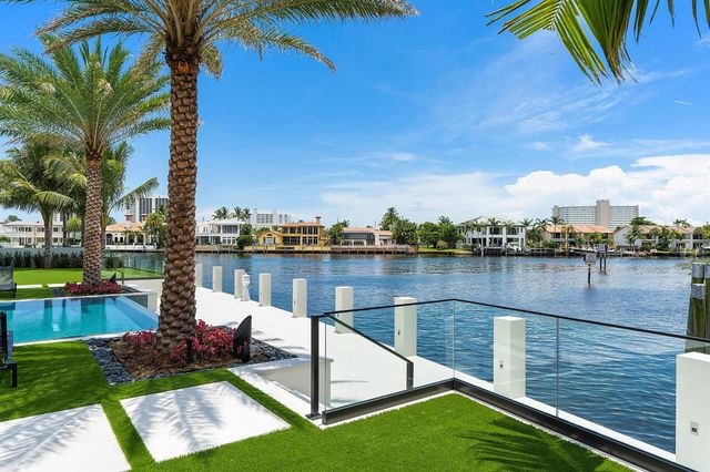 372 E Alexander Palm Road, Boca Raton, FL 33432