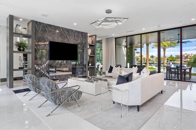 372 E Alexander Palm Road, Boca Raton, FL 33432