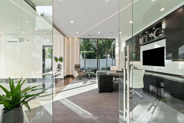 372 E Alexander Palm Road, Boca Raton, FL 33432