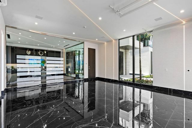 372 E Alexander Palm Road, Boca Raton, FL 33432
