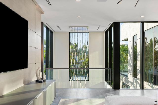 372 E Alexander Palm Road, Boca Raton, FL 33432