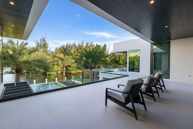 372 E Alexander Palm Road, Boca Raton, FL 33432