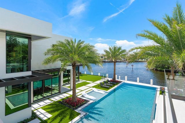 372 E Alexander Palm Road, Boca Raton, FL 33432