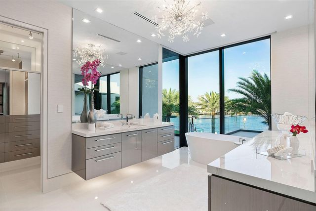 372 E Alexander Palm Road, Boca Raton, FL 33432
