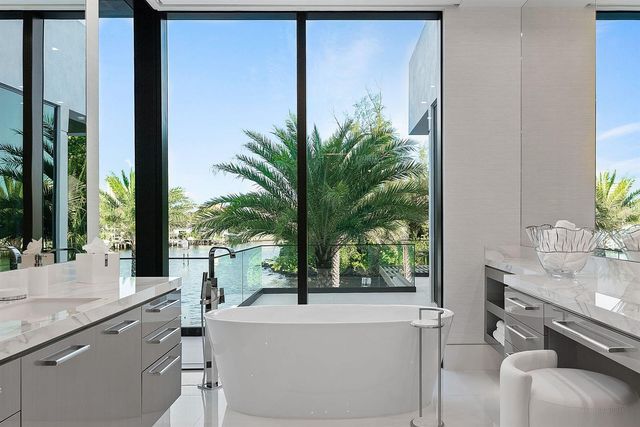 372 E Alexander Palm Road, Boca Raton, FL 33432