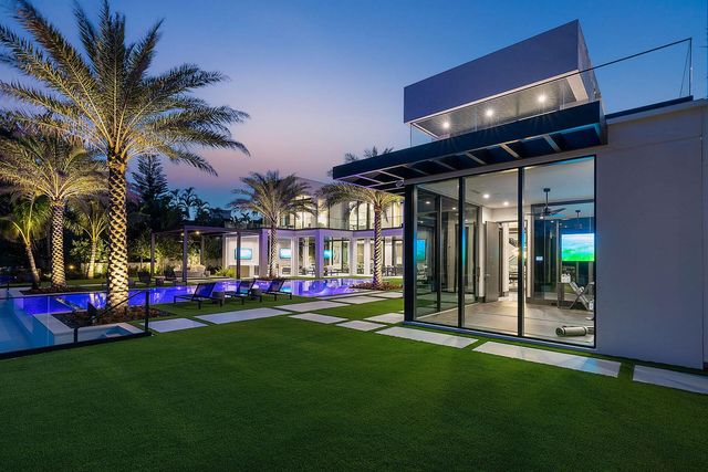 372 E Alexander Palm Road, Boca Raton, FL 33432
