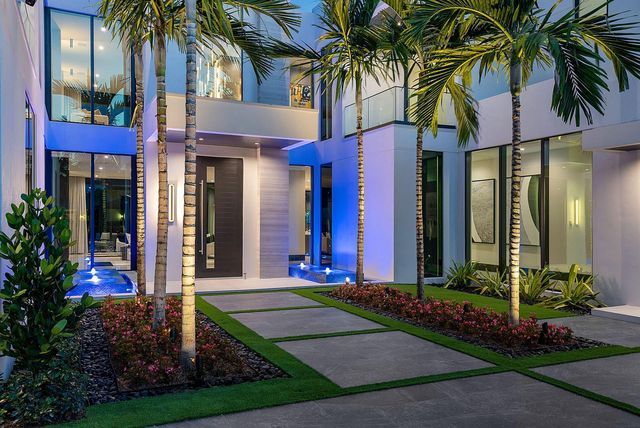 372 E Alexander Palm Road, Boca Raton, FL 33432