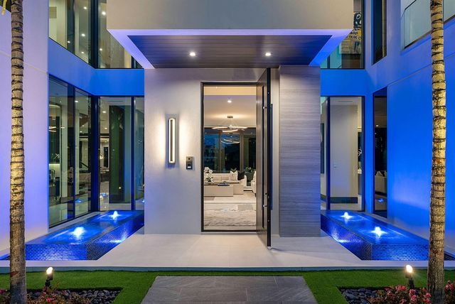 372 E Alexander Palm Road, Boca Raton, FL 33432