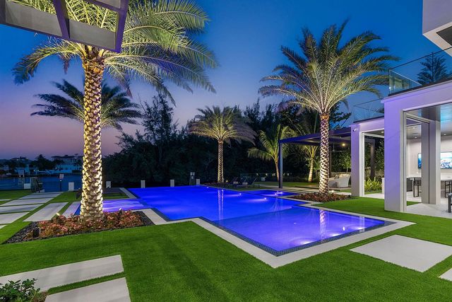 372 E Alexander Palm Road, Boca Raton, FL 33432