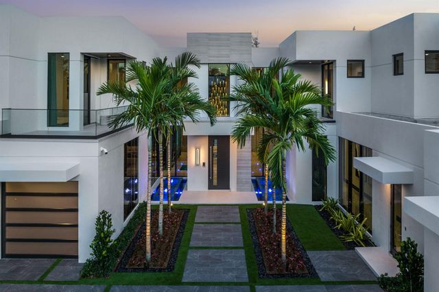 372 E Alexander Palm Road, Boca Raton, FL 33432