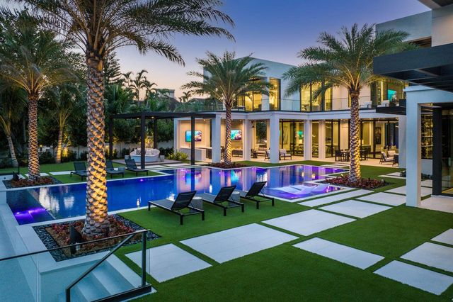 372 E Alexander Palm Road, Boca Raton, FL 33432