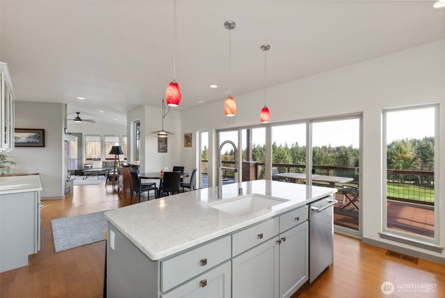 22922 Belvedere Place NE, Kingston, WA 98346