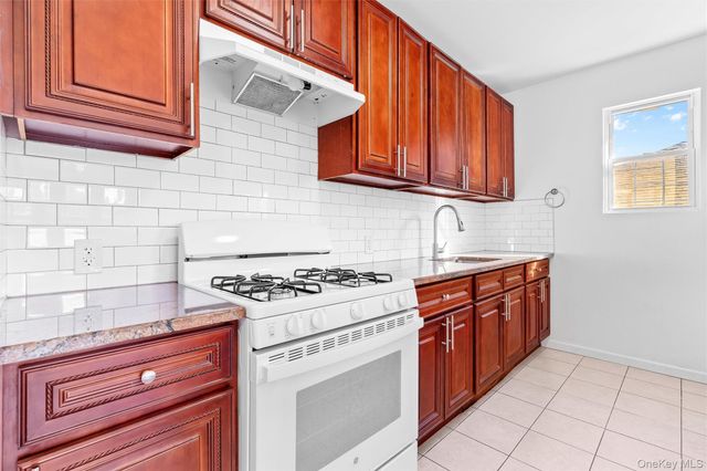 430 Turneur Avenue, Bronx, NY 10473