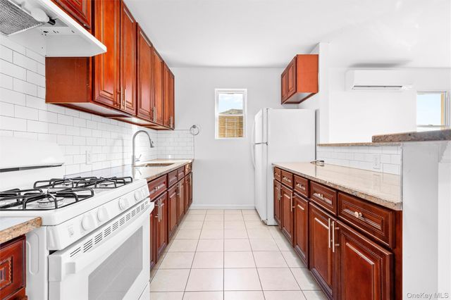 430 Turneur Avenue, Bronx, NY 10473