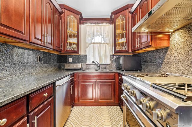 430 Turneur Avenue, Bronx, NY 10473