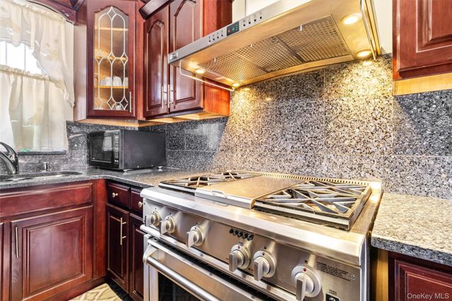 430 Turneur Avenue, Bronx, NY 10473