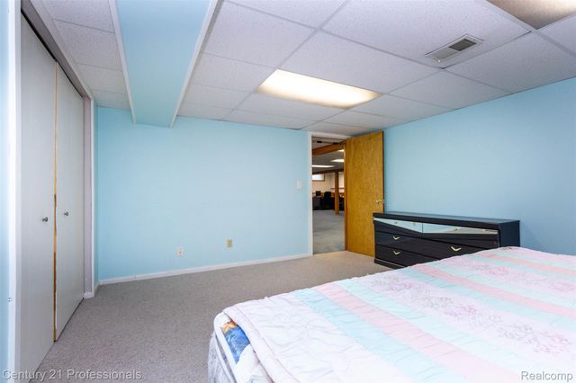 2085 Elkhorn Drive, Rochester Hills, MI 48307