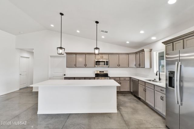 1346 S Wild Burro Trail, Benson, AZ 85602