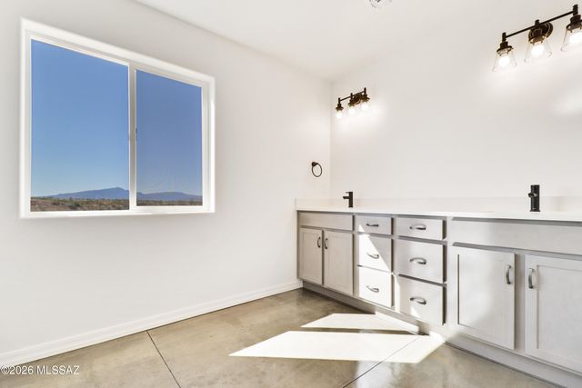 1346 S Wild Burro Trail, Benson, AZ 85602