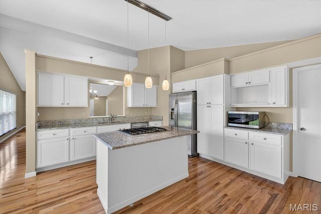 5421 Court Of Cedars, St Louis, MO 63128