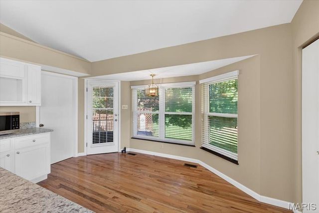 5421 Court Of Cedars, St Louis, MO 63128