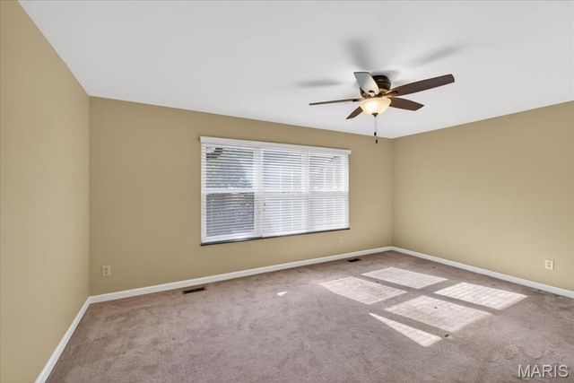 5421 Court Of Cedars, St Louis, MO 63128
