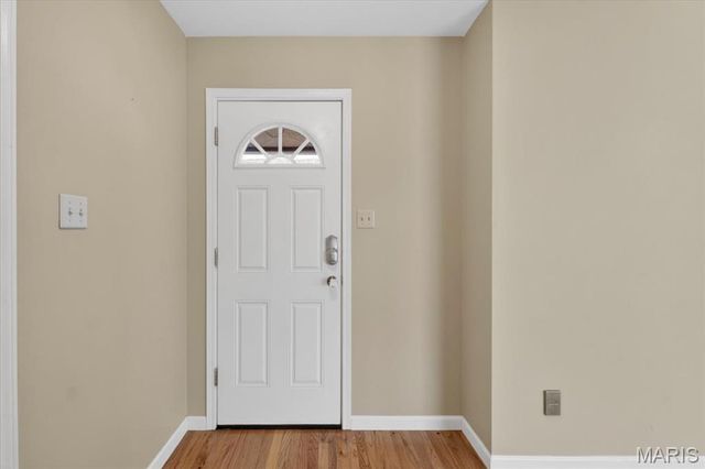 5421 Court Of Cedars, St Louis, MO 63128