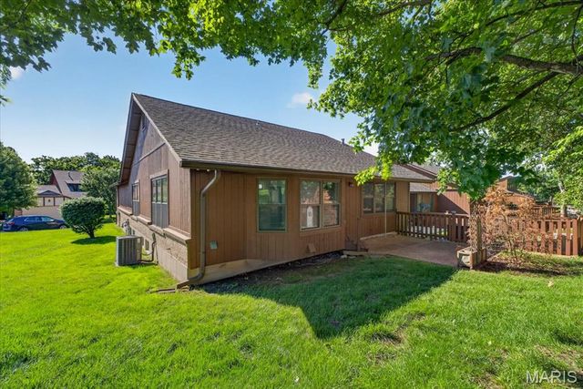5421 Court Of Cedars, St Louis, MO 63128