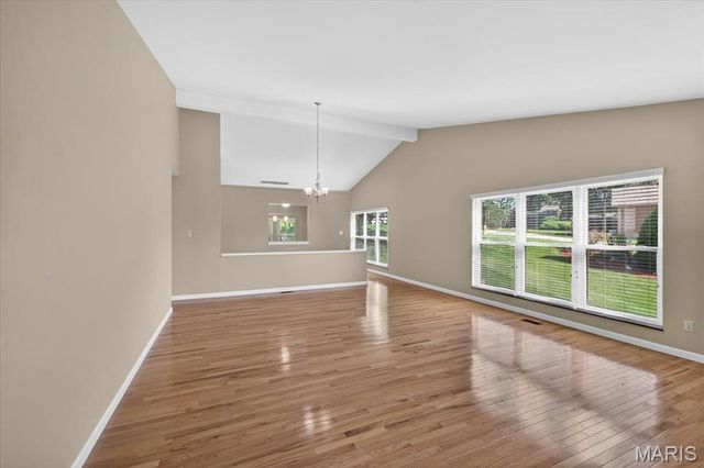 5421 Court Of Cedars, St Louis, MO 63128