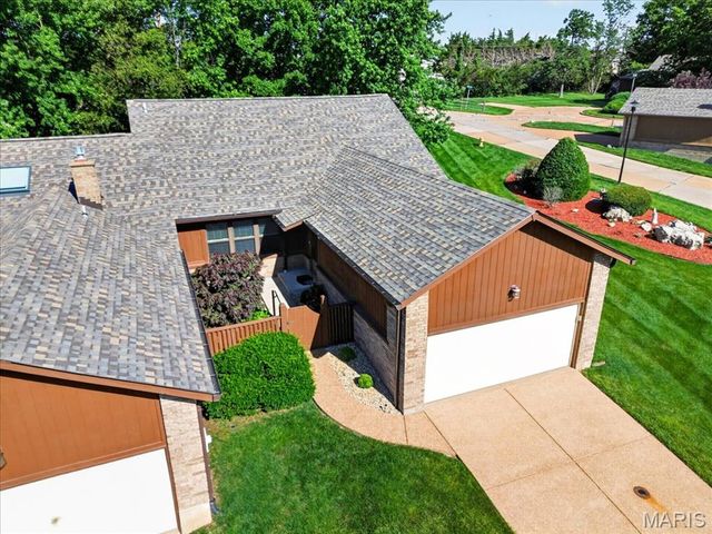5421 Court Of Cedars, St Louis, MO 63128