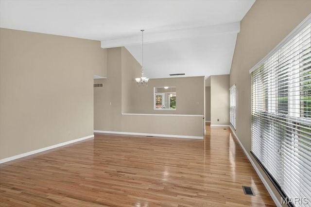 5421 Court Of Cedars, St Louis, MO 63128