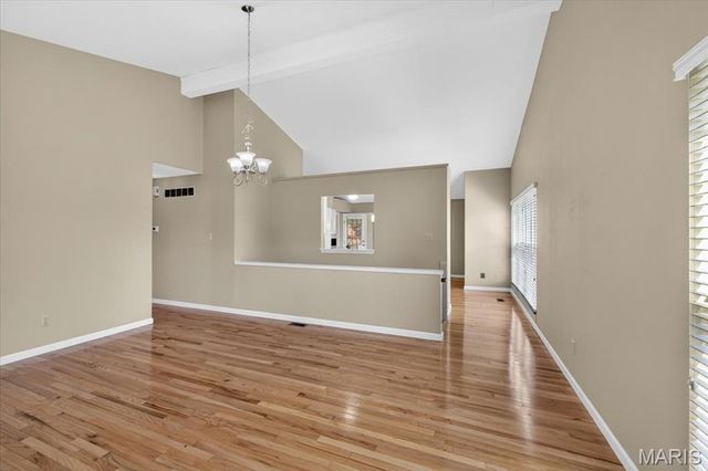 5421 Court Of Cedars, St Louis, MO 63128