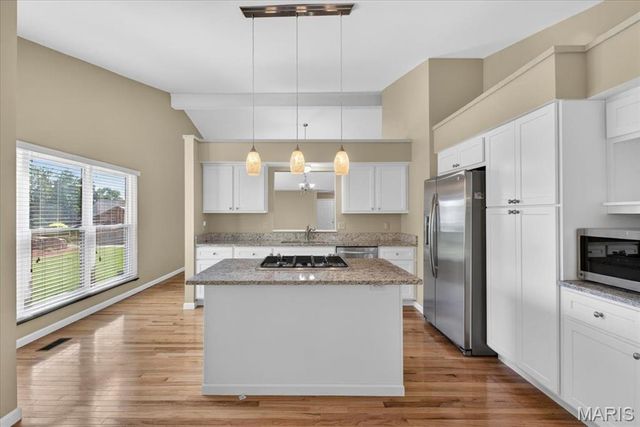 5421 Court Of Cedars, St Louis, MO 63128