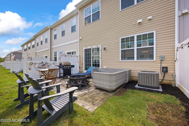 7 Chapel Lane, Wall, NJ 07753