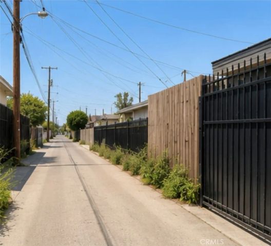 844 56th Street West, Los Angeles, CA 90037