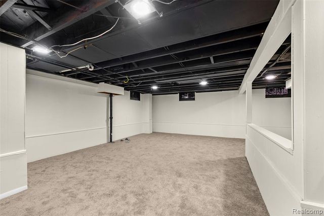 24821 Almond Avenue, Eastpointe, MI 48021