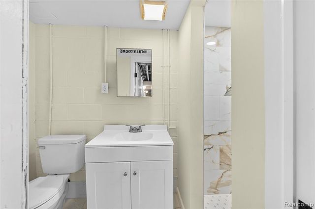 24821 Almond Avenue, Eastpointe, MI 48021