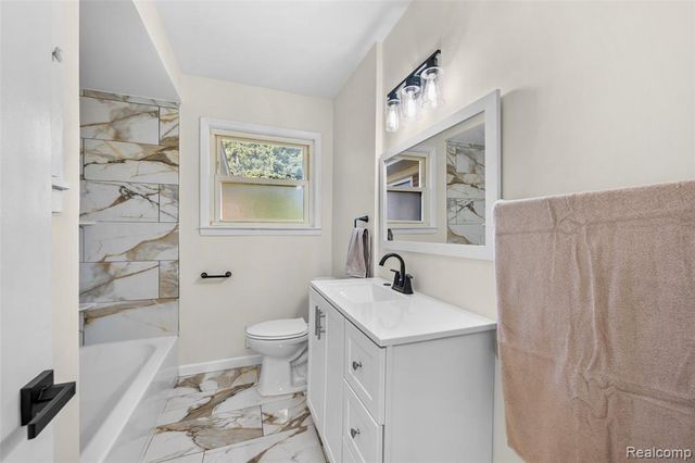 24821 Almond Avenue, Eastpointe, MI 48021