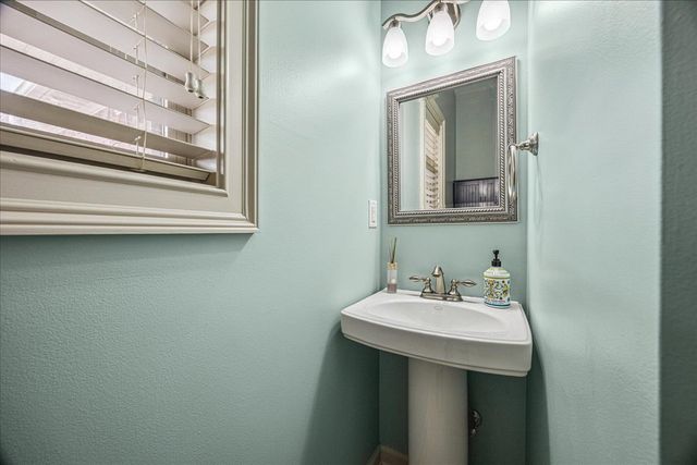 142 CLEMENTINE DR, Atoka, TN 38004